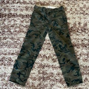 Mid rise camo elastic band pants.  Girlfriend style. GAP